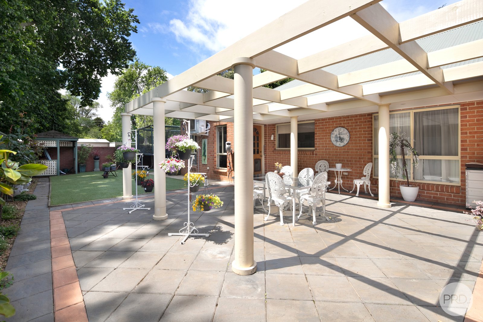 8 St Glens Way LAKE GARDENS 9