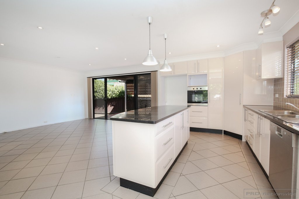 8 Stace Crescent TENAMBIT 4