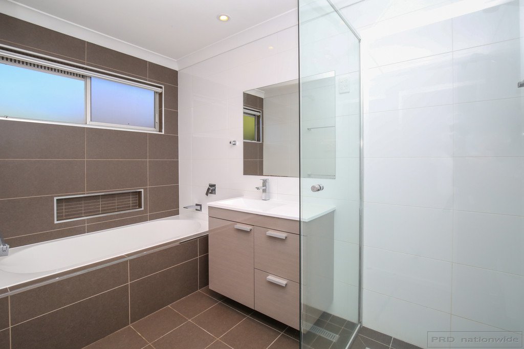 8 Stace Crescent TENAMBIT 11