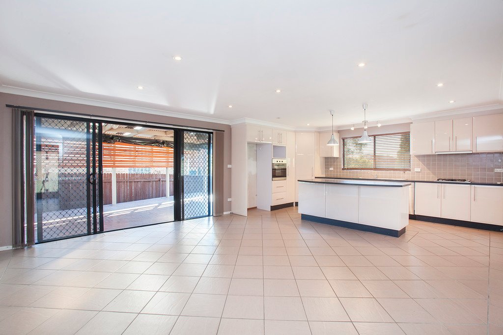8 Stace Crescent TENAMBIT 4