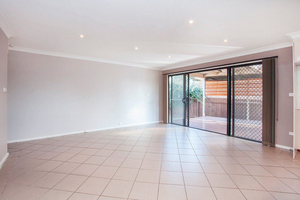 8 Stace Crescent TENAMBIT 5