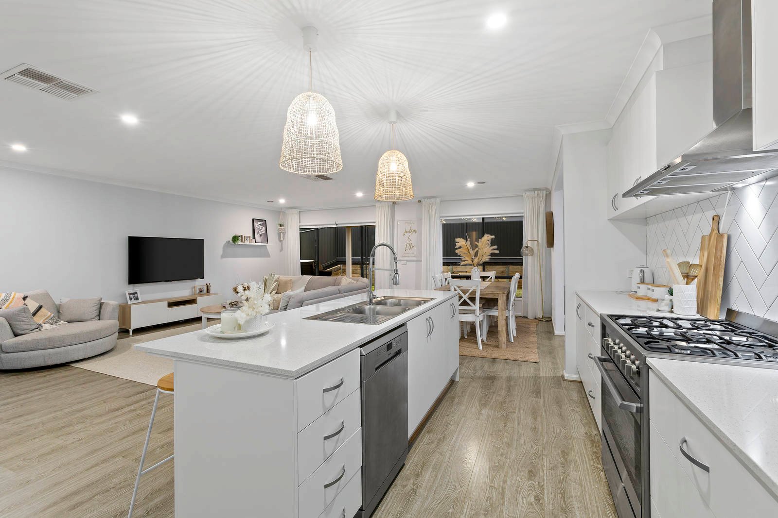 Real Estate and Property in 8 Steamship Place, Curlewis, VIC