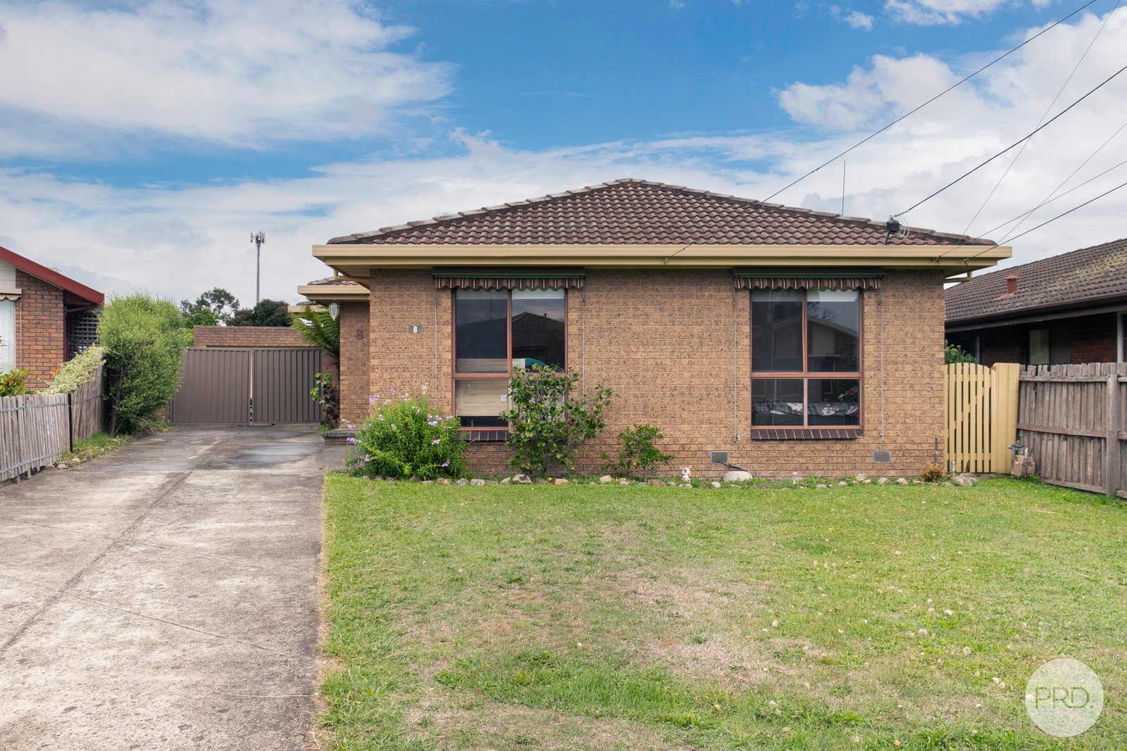 8 Stuart Court CANADIAN 1
