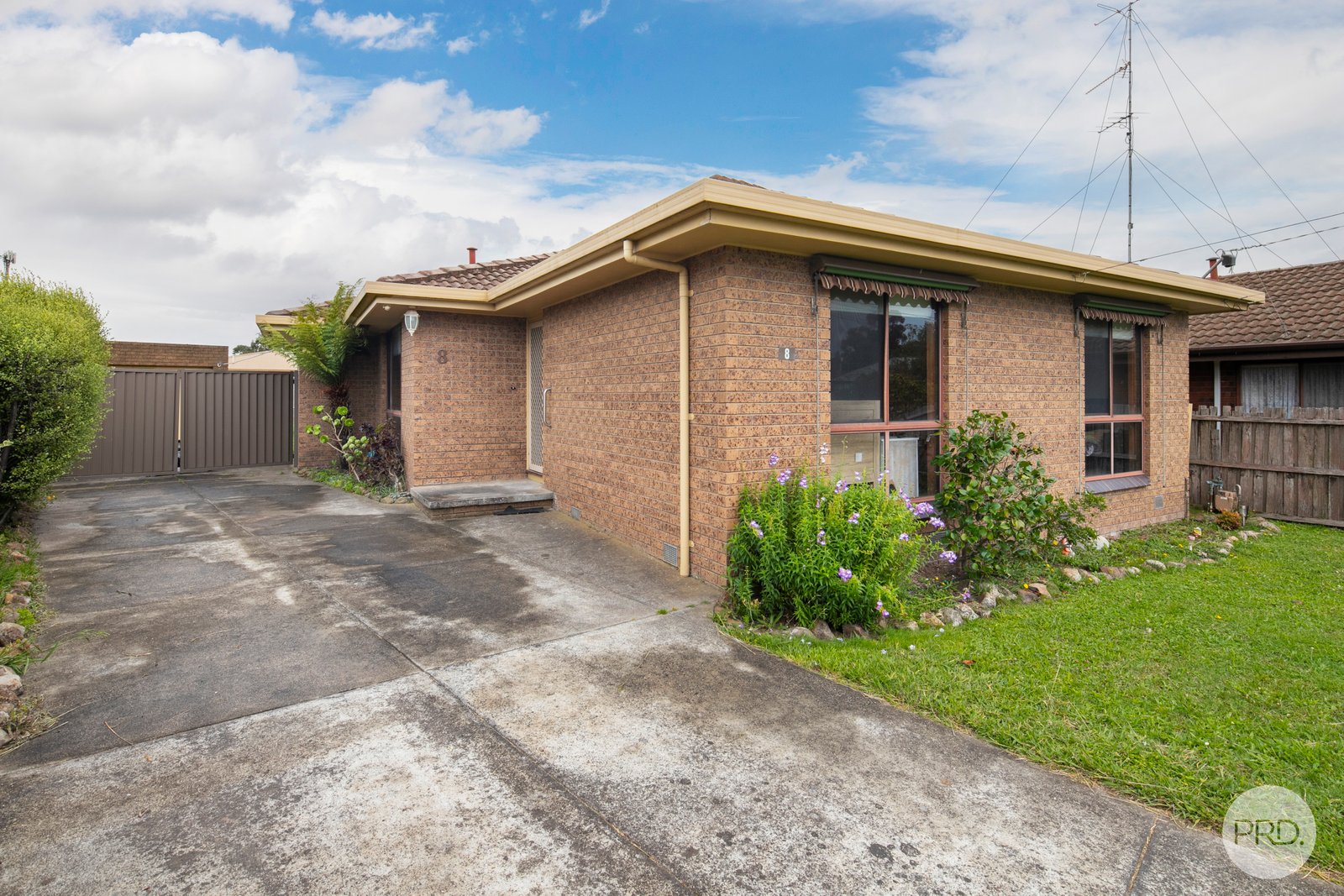 8 Stuart Court CANADIAN 4