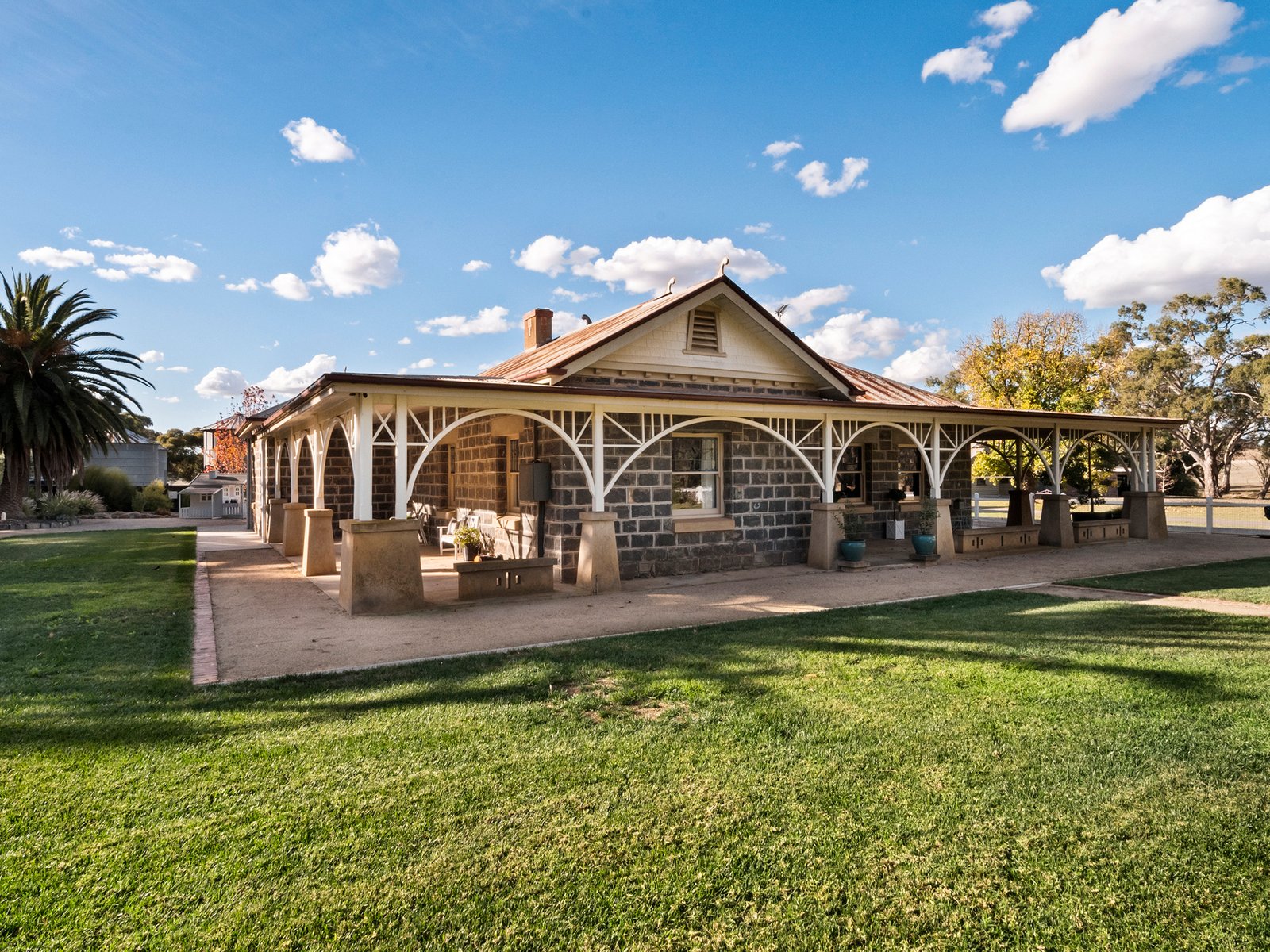 Gallery: 8 Sugarloaf Road