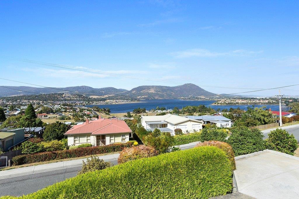 8 Sunshine Road AUSTINS FERRY 3