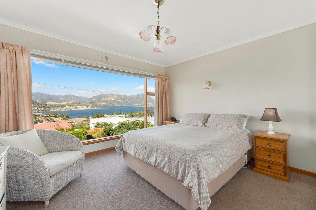 8 Sunshine Road AUSTINS FERRY 16