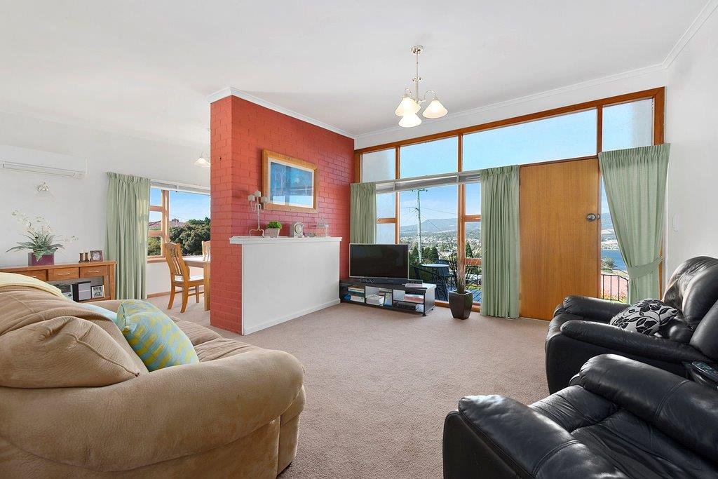8 Sunshine Road AUSTINS FERRY 19