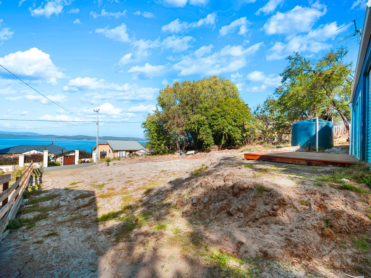 8 Susans Bay Road PRIMROSE SANDS 8