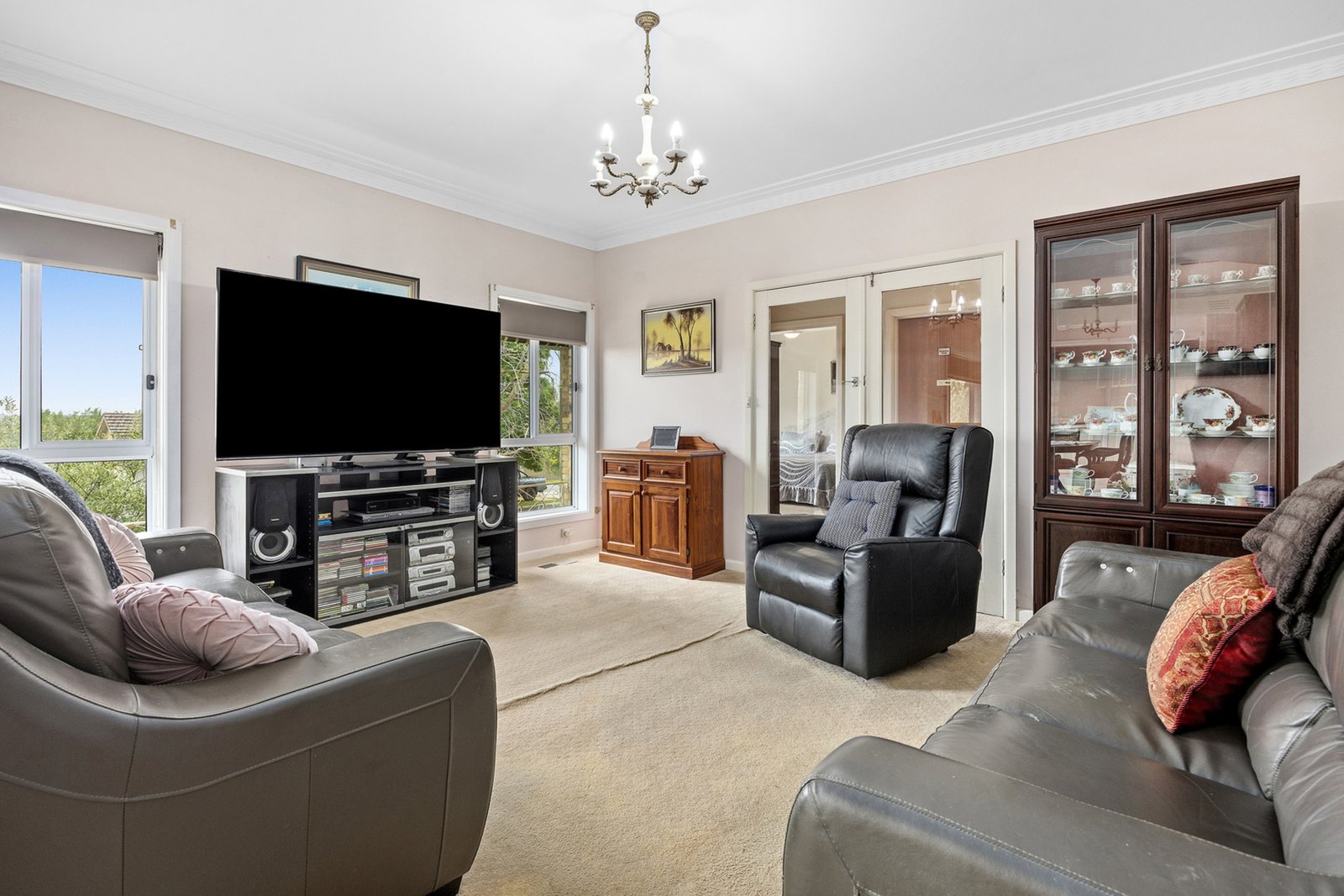 Gallery: 8 Swalling Crescent