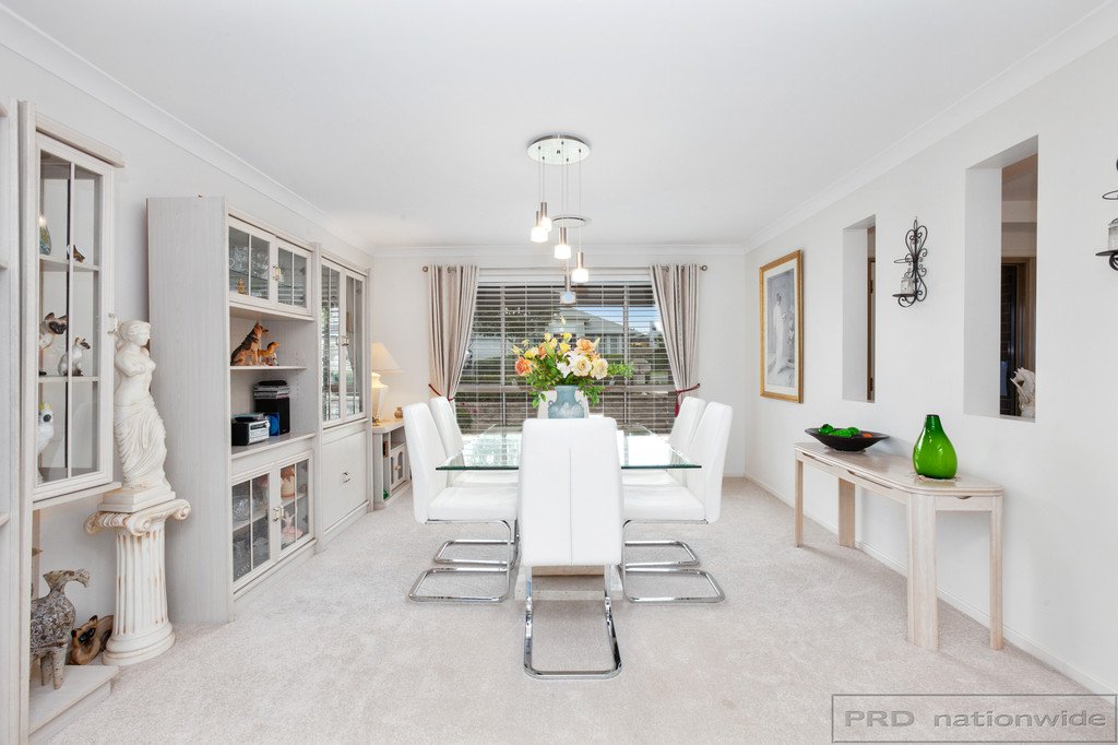 8 Swiftwing Close CHISHOLM 8