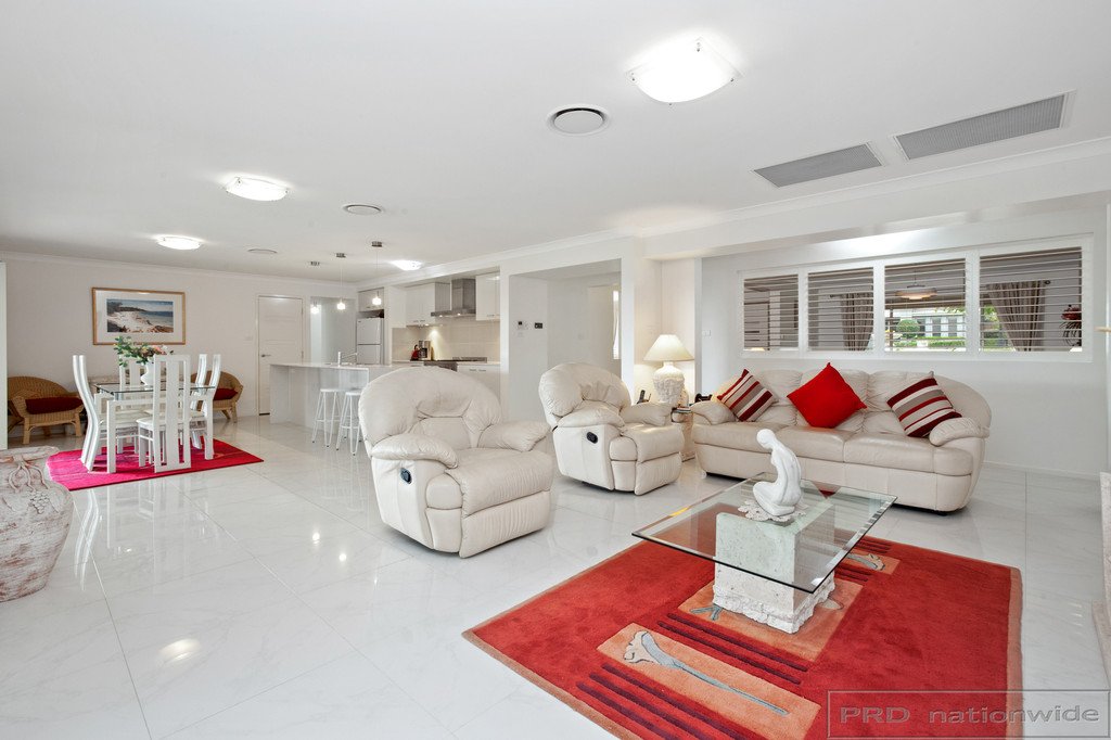 8 Swiftwing Close CHISHOLM 10