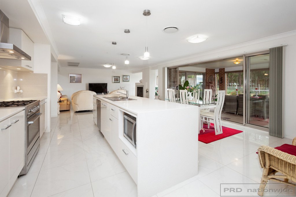 8 Swiftwing Close CHISHOLM 14