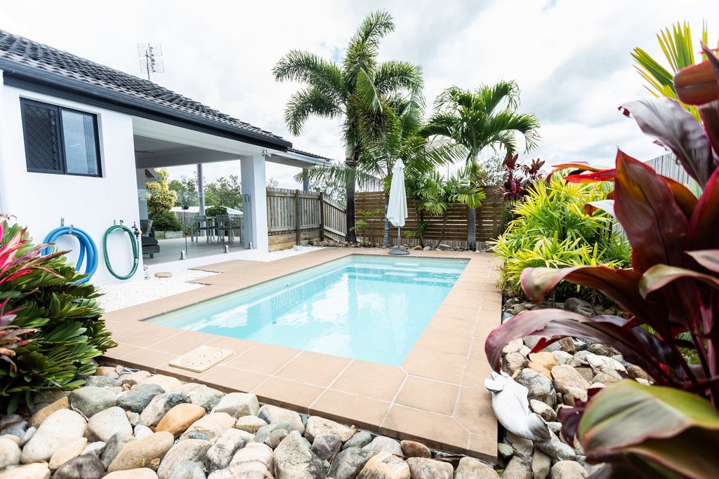 8 Tanika Road CANNONVALE 1
