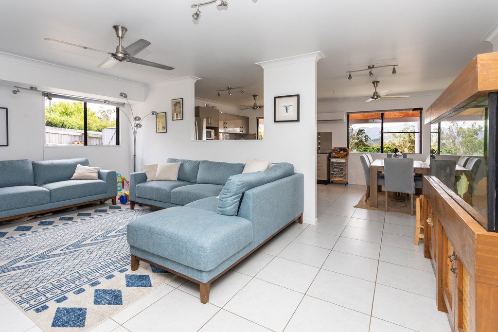 8 Tanika Road CANNONVALE 4