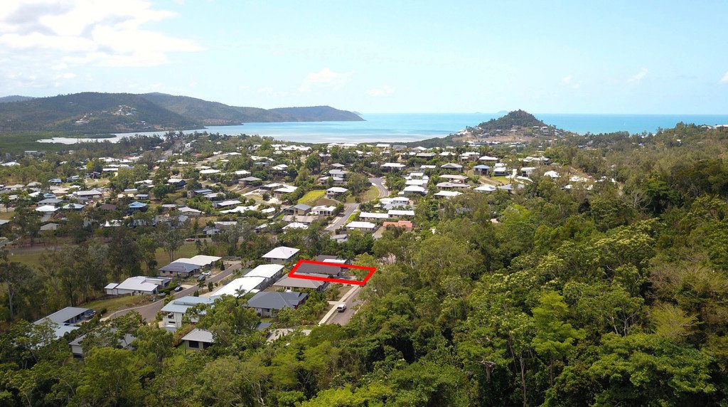 8 Tanika Road CANNONVALE 9