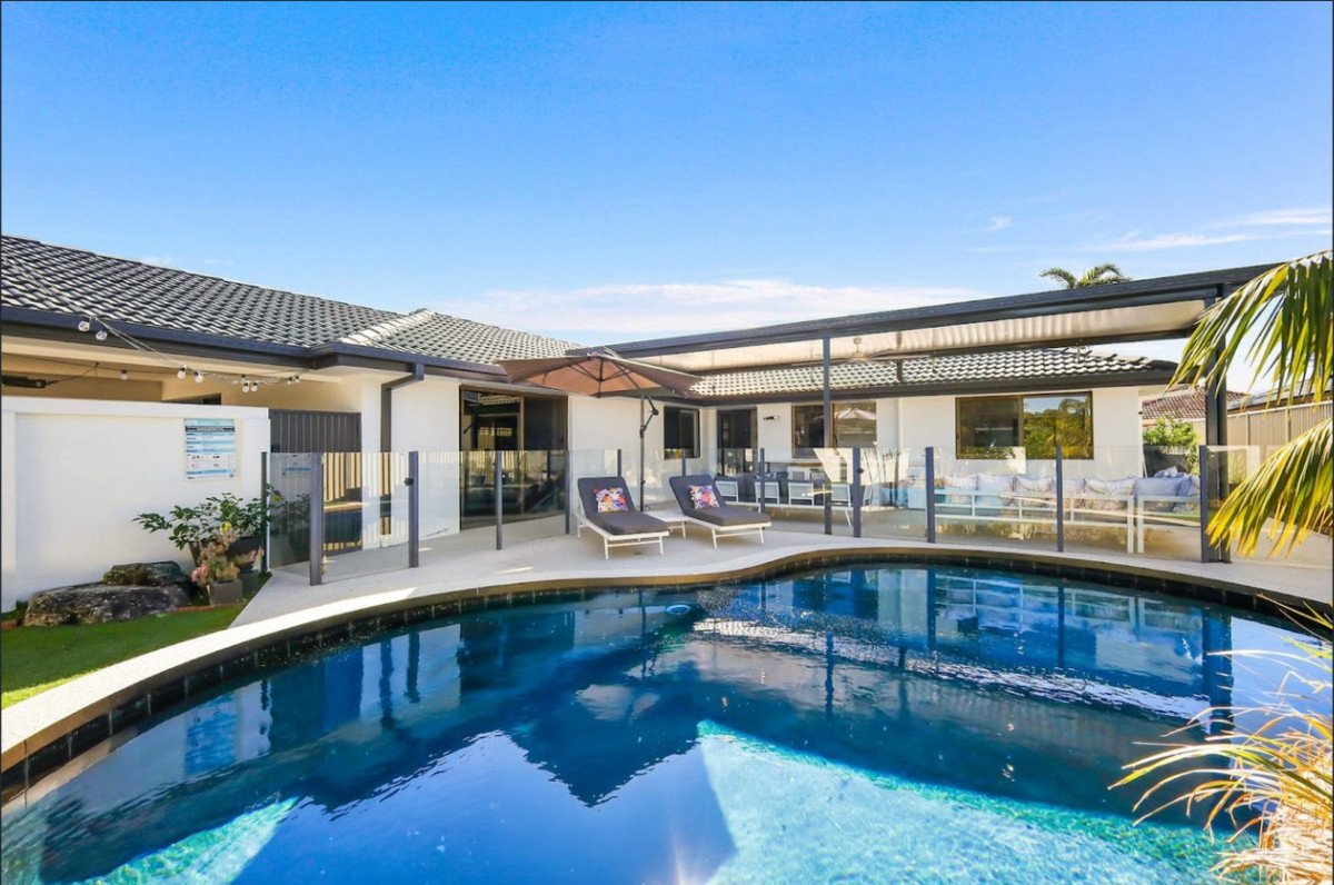 8 Tartan Court Mermaid Waters 1