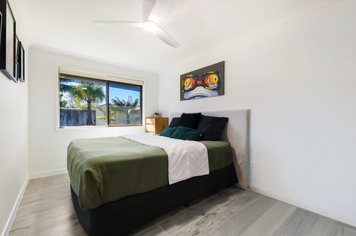 8 Tartan Court Mermaid Waters 12