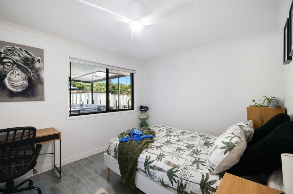 8 Tartan Court Mermaid Waters 16