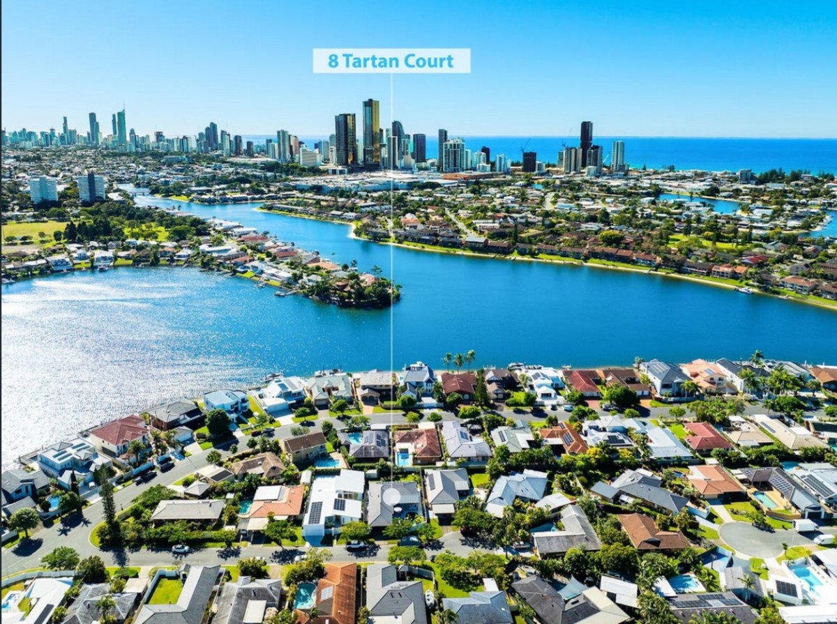 8 Tartan Court Mermaid Waters 17