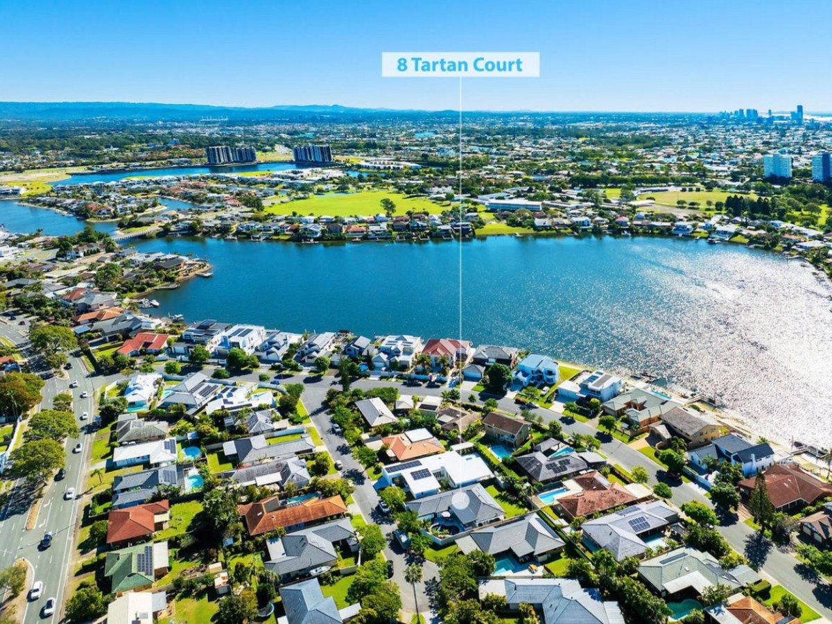 8 Tartan Court Mermaid Waters 19