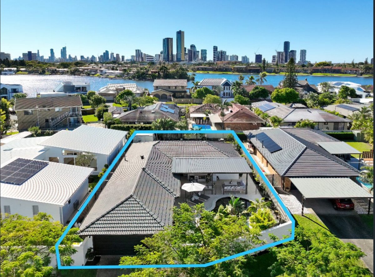 8 Tartan Court Mermaid Waters 20