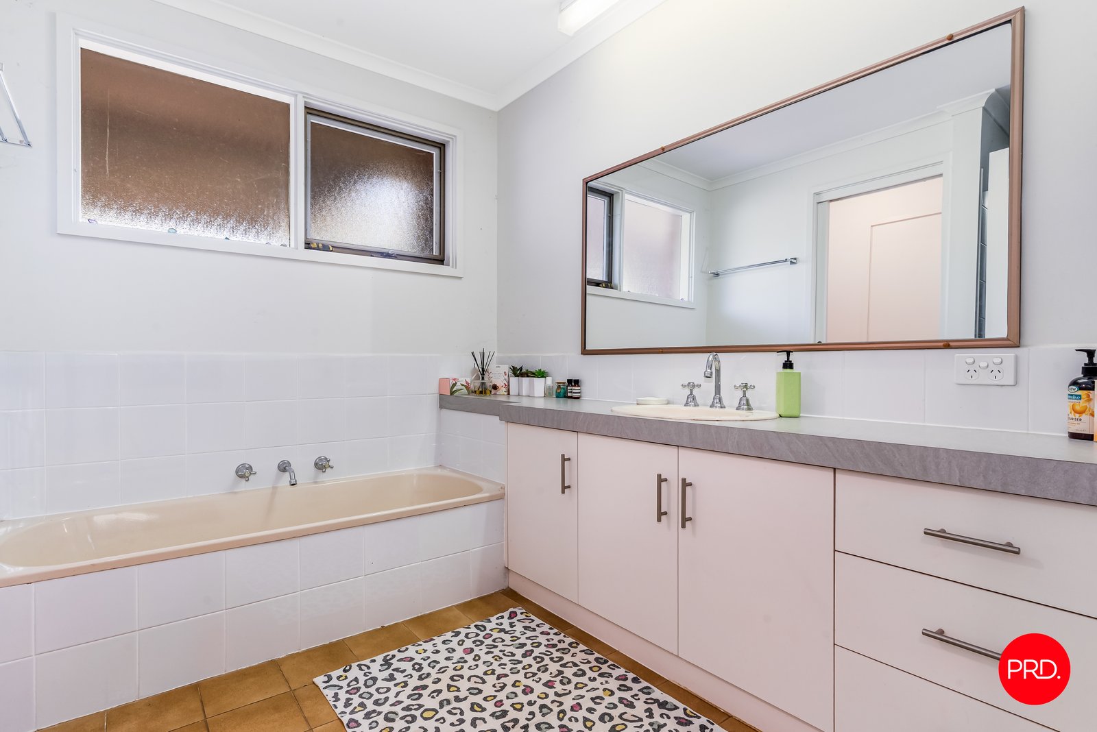 8 Tchumlock Court ASCOT 13