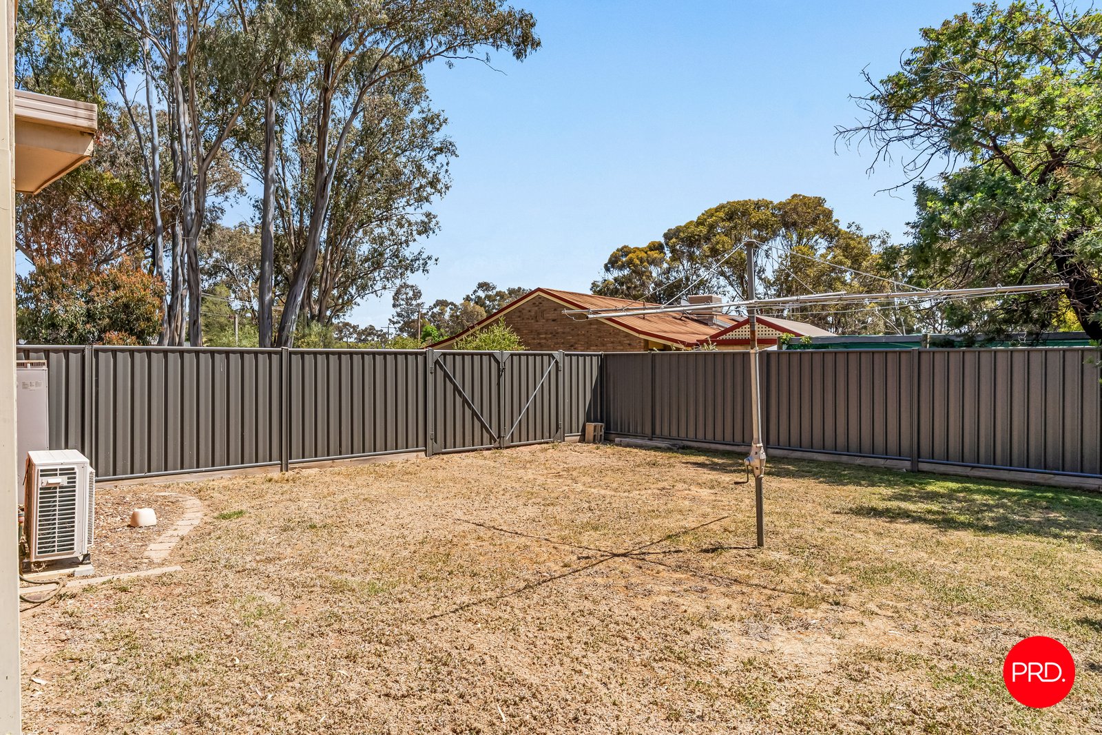 8 Tchumlock Court ASCOT 18