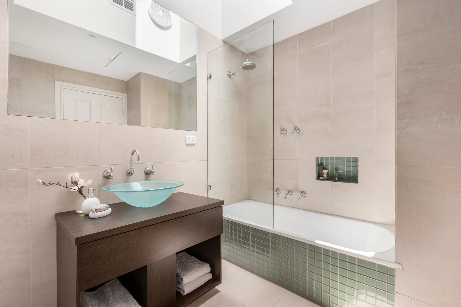 Real Estate and Property in 8 Tennyson Street, Malvern East, VIC