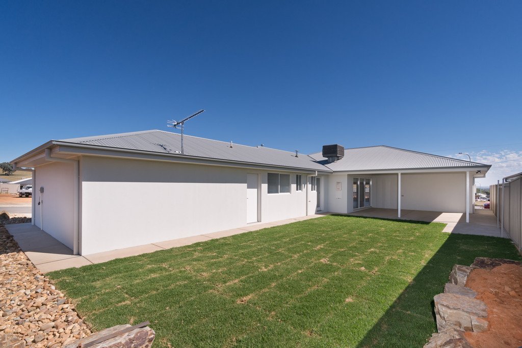 8 Thane Court LLOYD 12
