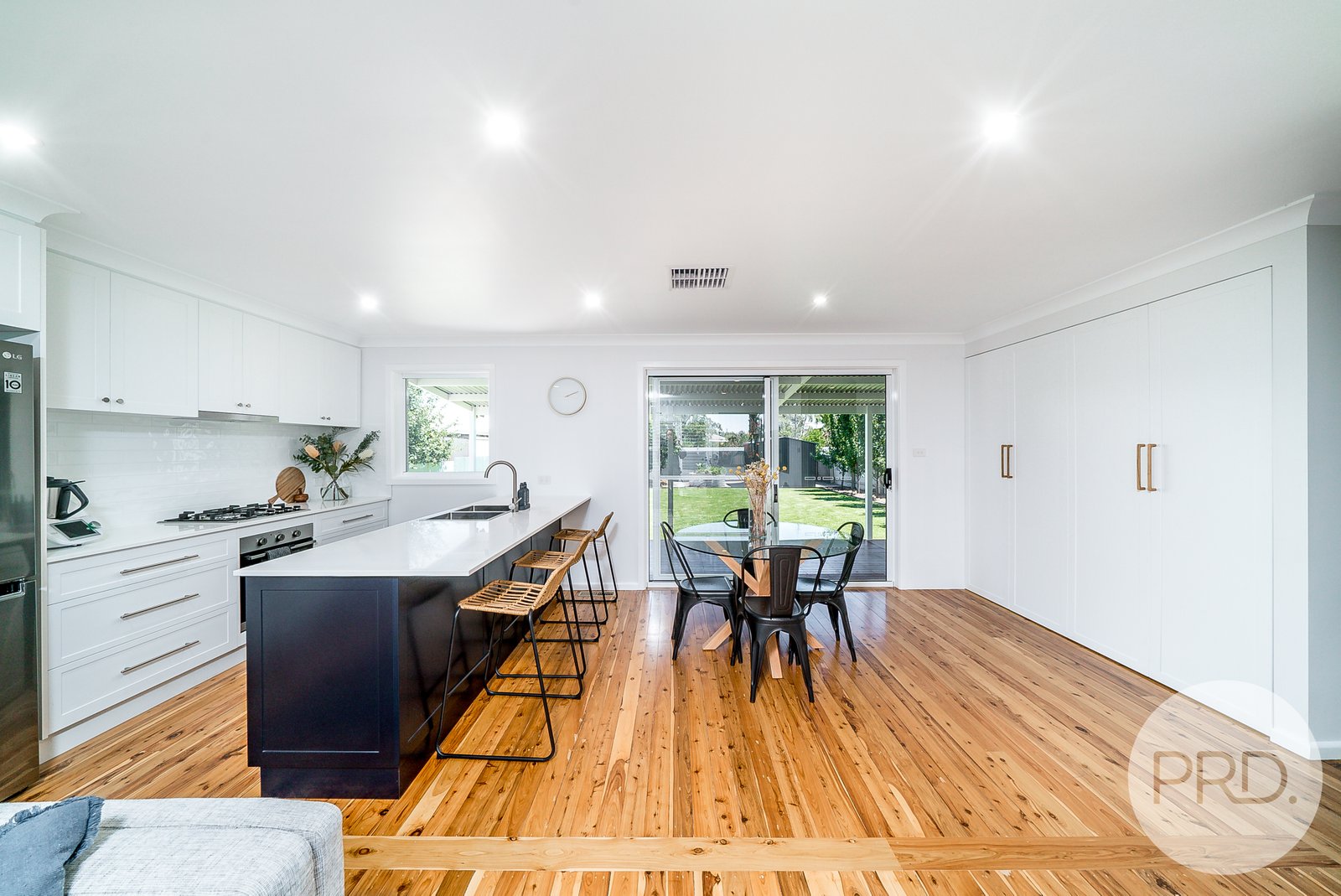 8 Thomas Street WAGGA WAGGA 3