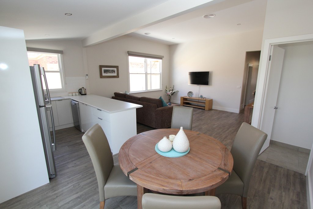 8 Thompson Street BROWN HILL 5