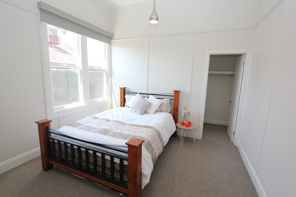 8 Thompson Street BROWN HILL 7