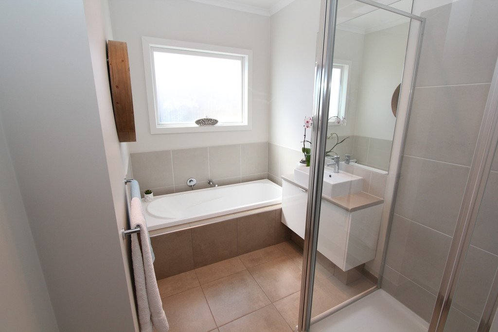 8 Thompson Street BROWN HILL 10