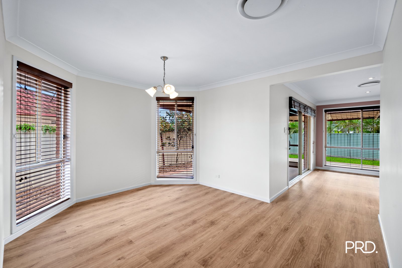 8 Thornbill Crescent GLENMORE PARK 4