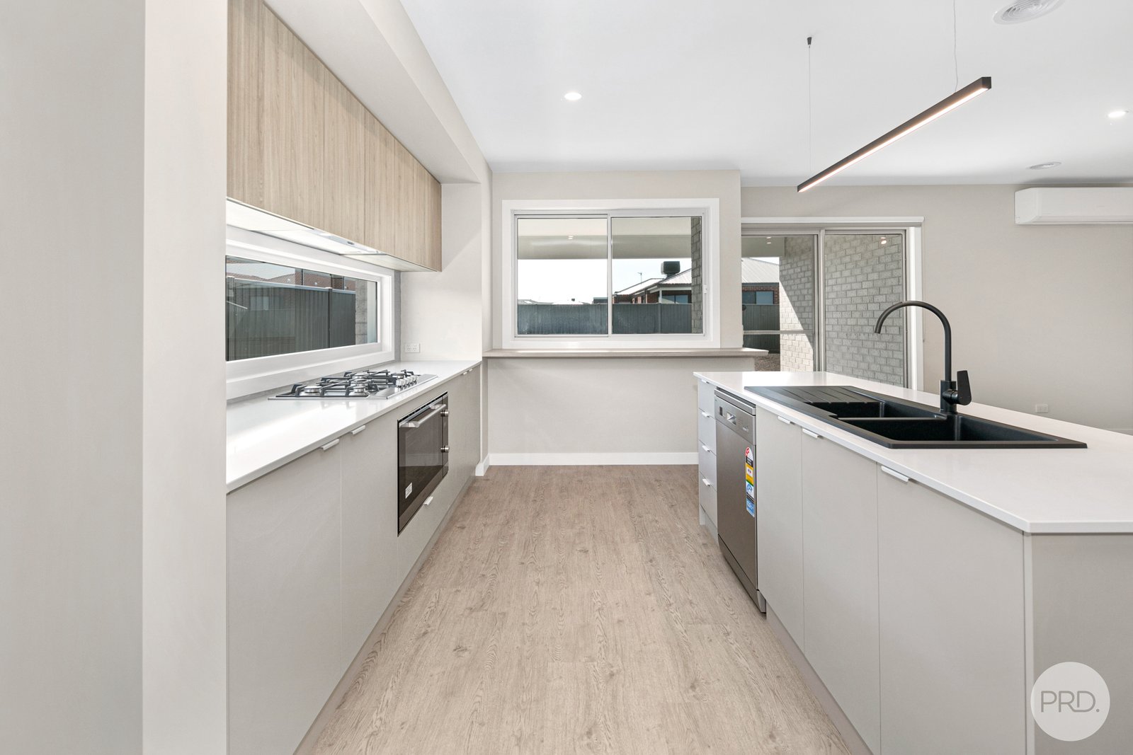 8 Thurling Parade LUCAS 6