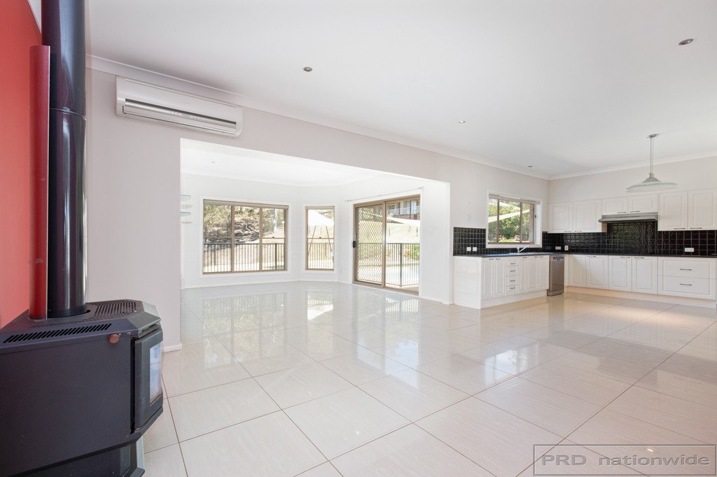 8 Timbertop Road GLEN OAK 5