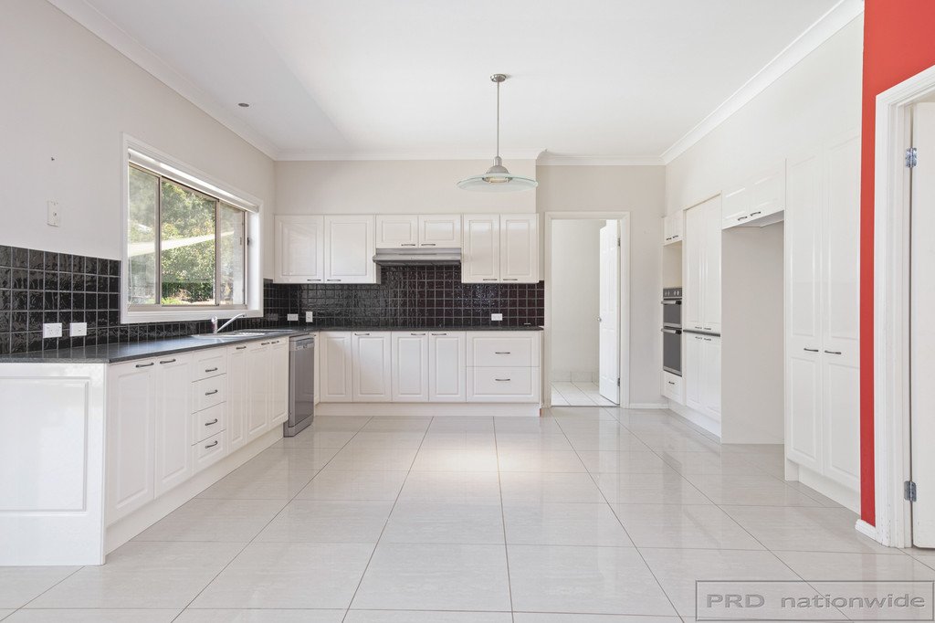 8 Timbertop Road GLEN OAK 6