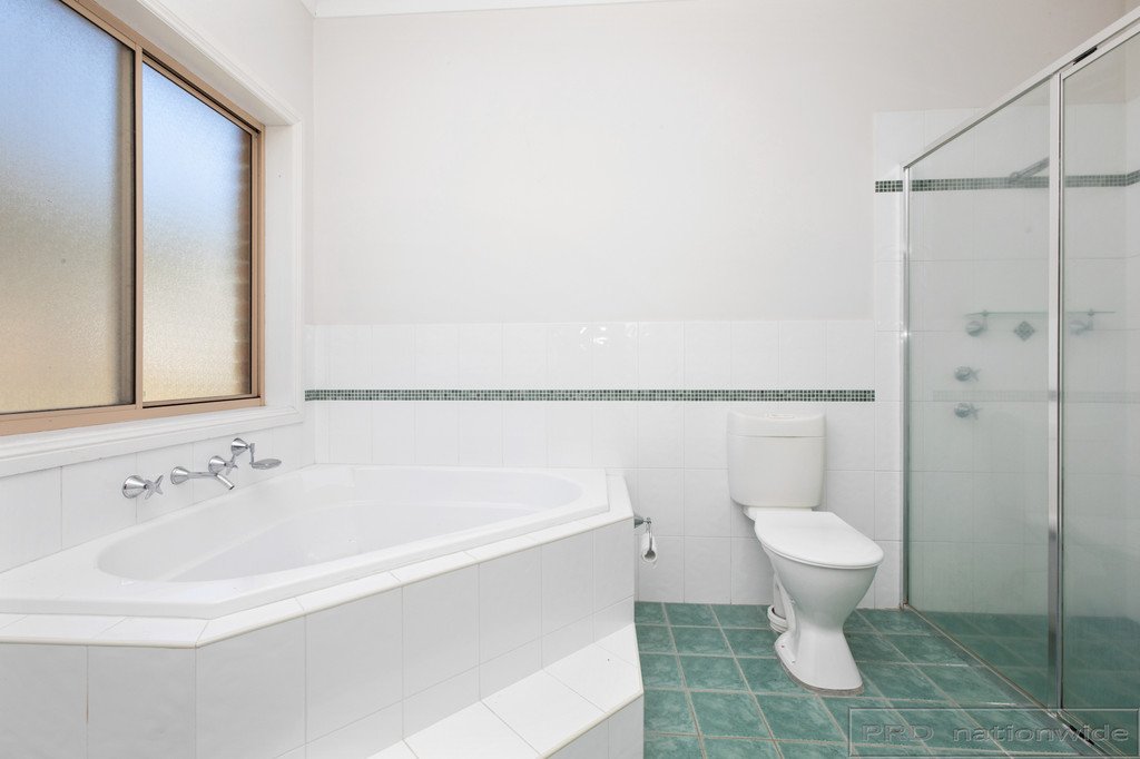 8 Timbertop Road GLEN OAK 21
