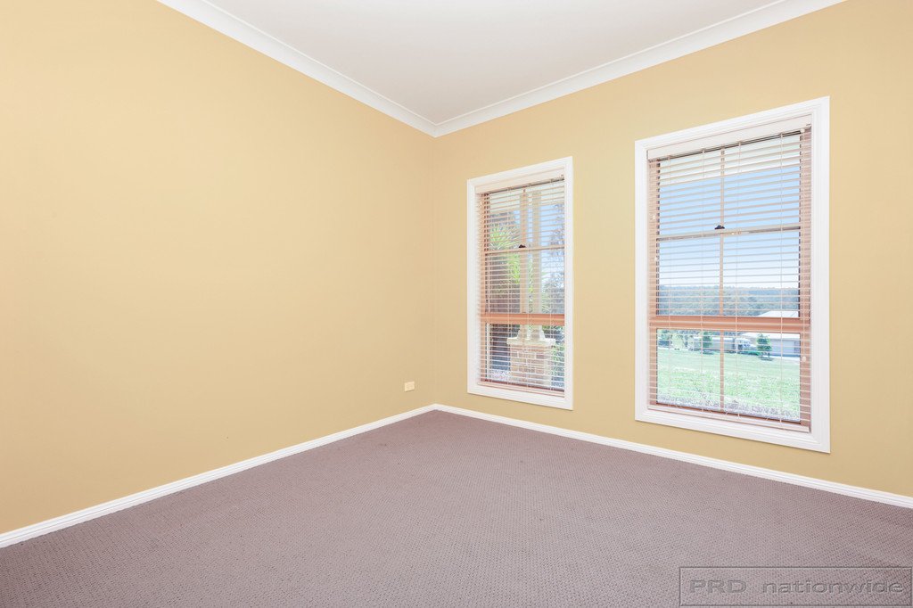 8 Timbertop Road GLEN OAK 24