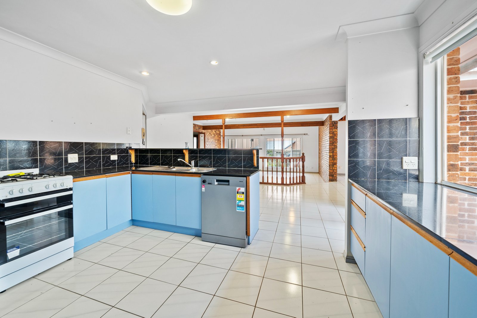 8 Toondah Court VICTORIA POINT 5