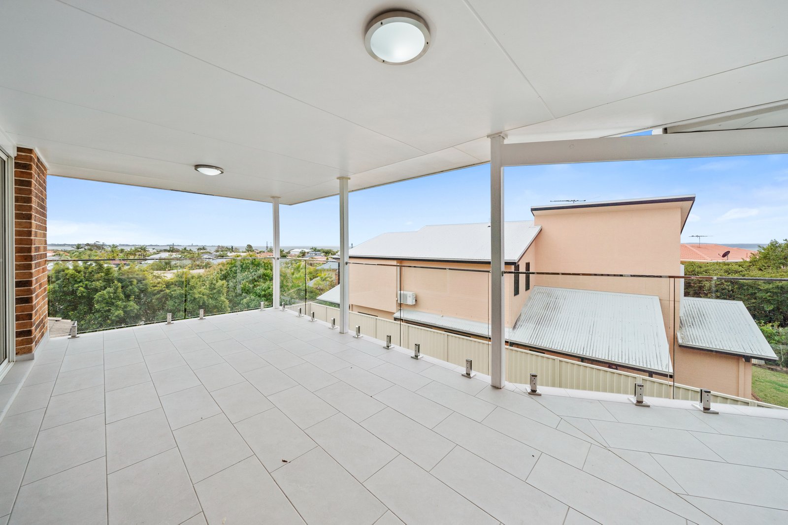 8 Toondah Court VICTORIA POINT 7