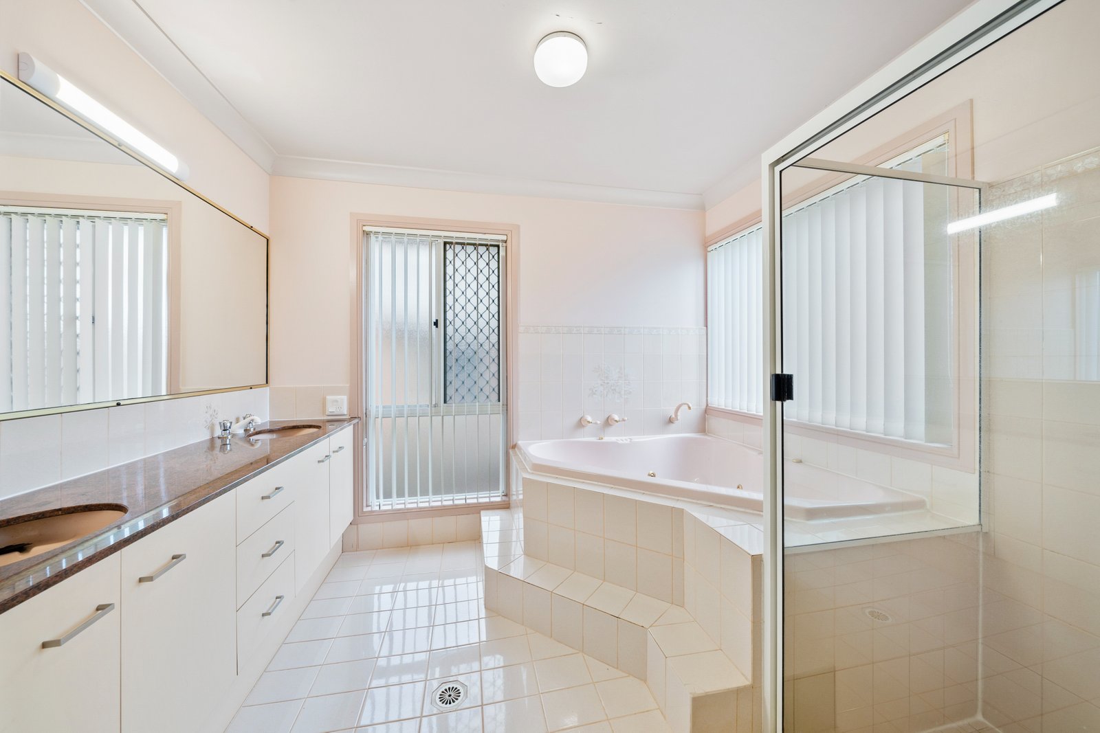8 Toondah Court VICTORIA POINT 12