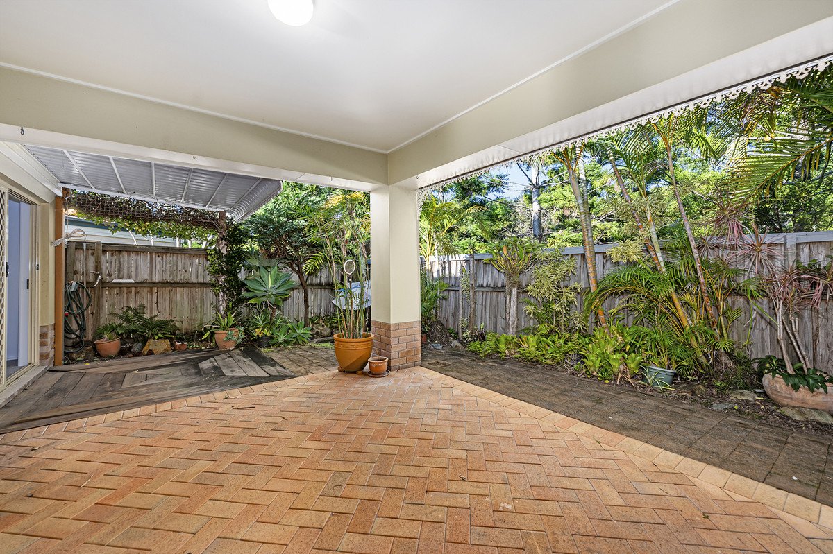 8 Torres Court Burleigh Waters 11
