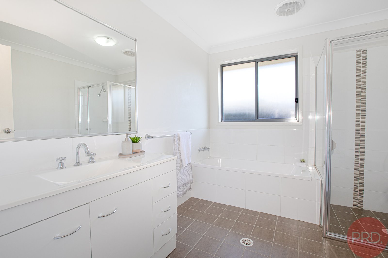 8 Undercliff Street CLIFTLEIGH 15