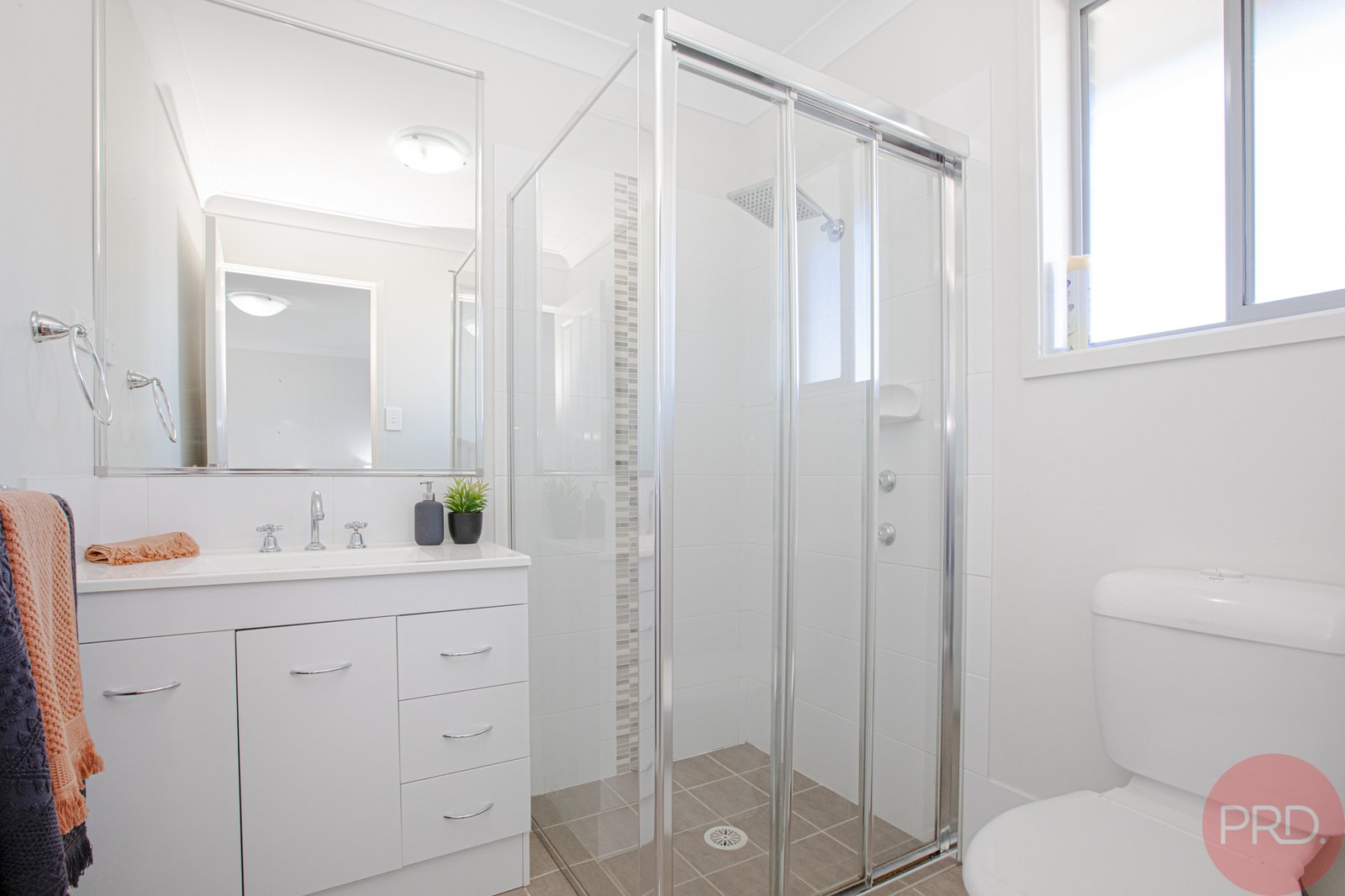 8 Undercliff Street CLIFTLEIGH 16