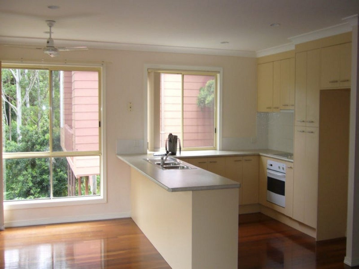 8 Vantage Point Drive BURLEIGH HEADS 3