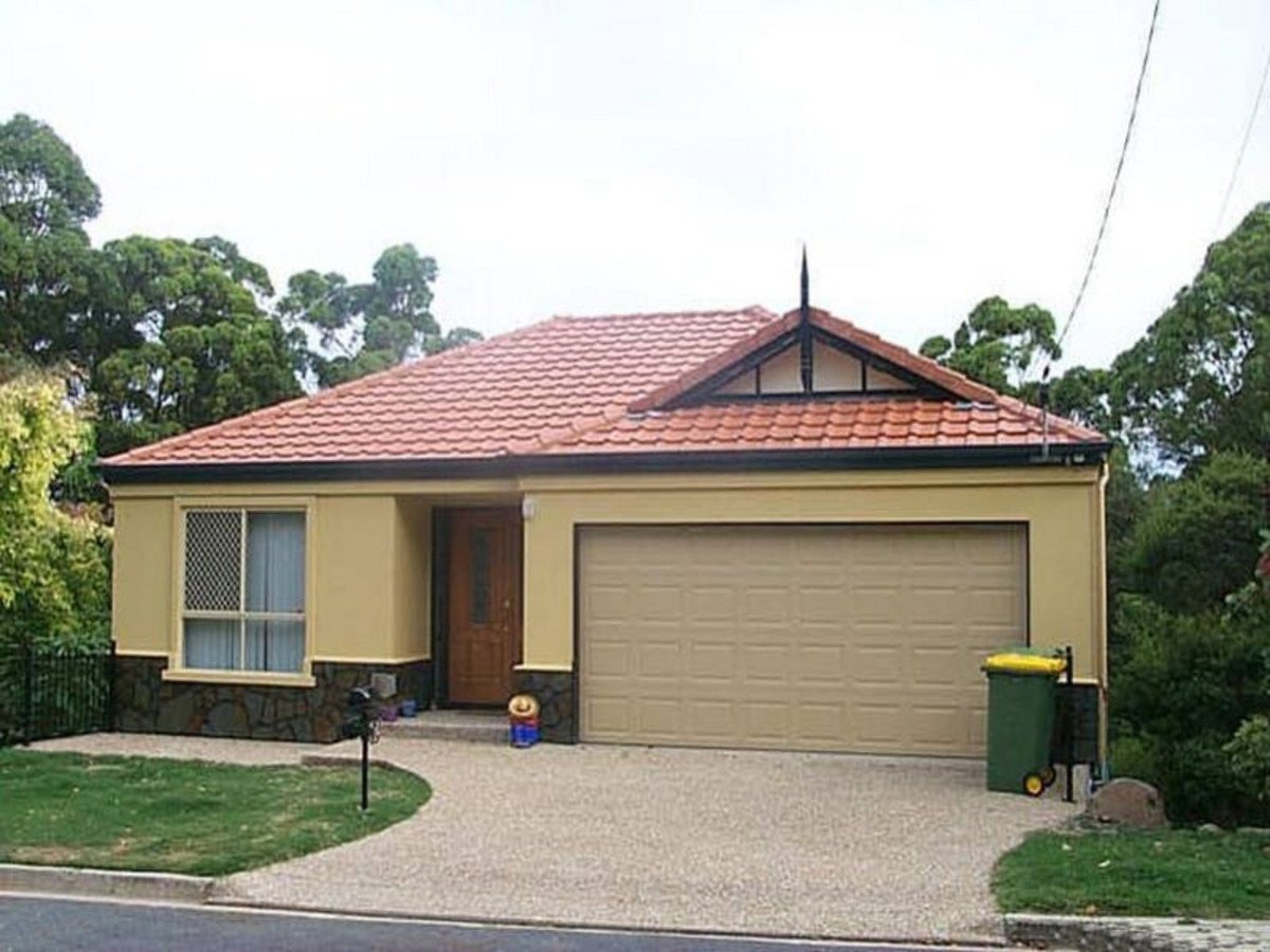 8 Vantage Point Drive BURLEIGH HEADS 2