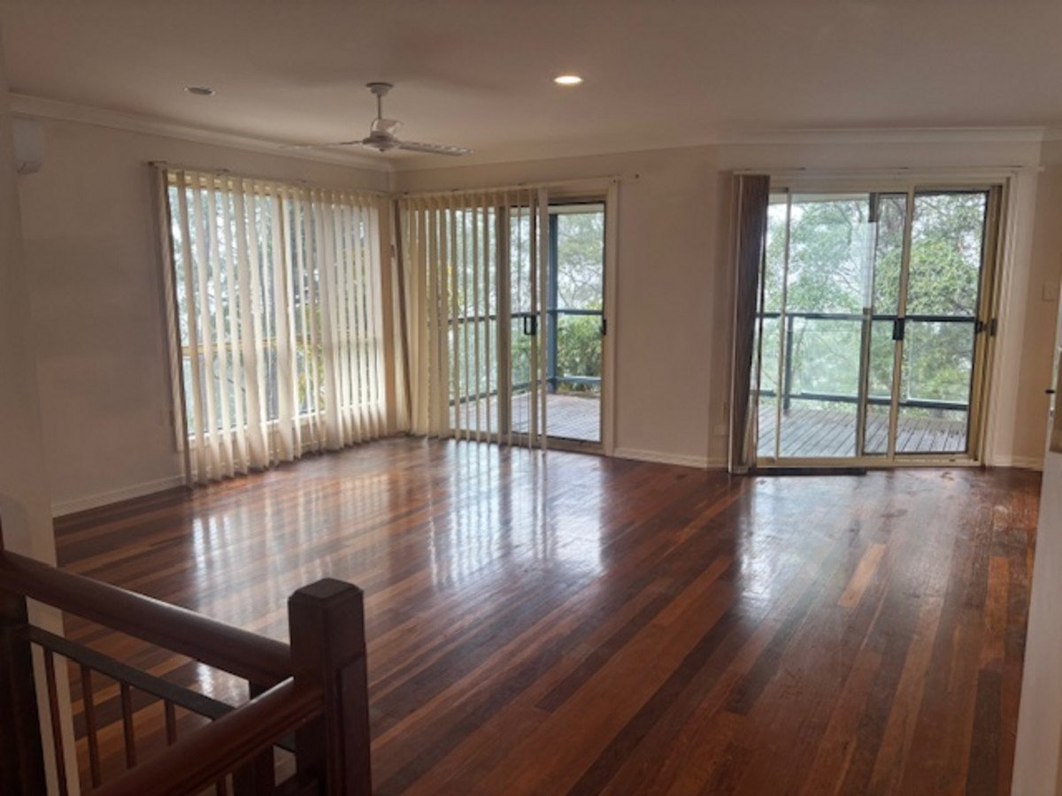 8 Vantage Point Drive BURLEIGH HEADS 9