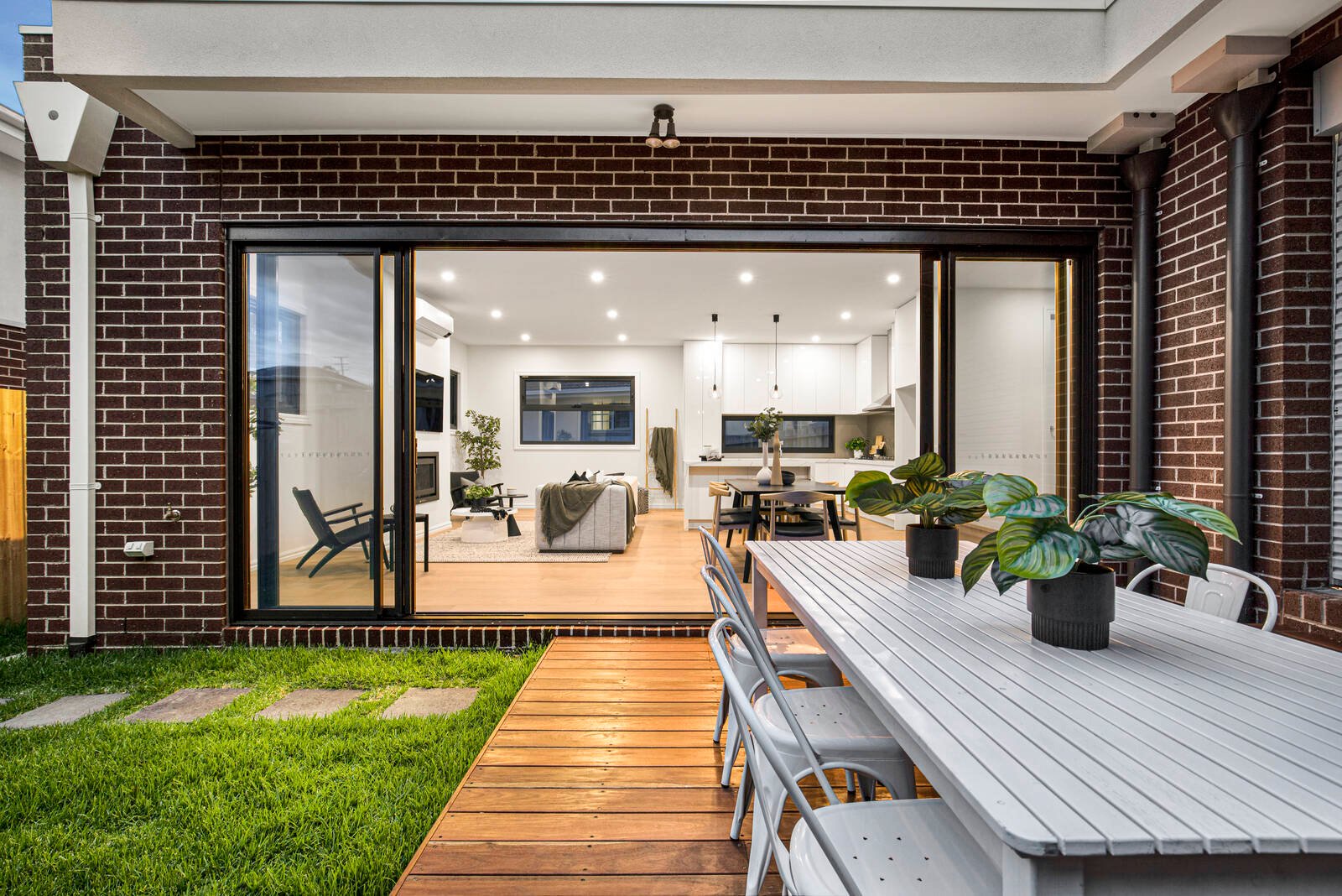 Real Estate and Property in 8 Vera Street, Bulleen, VIC